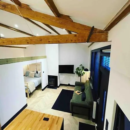 Luxury Sleeping 4-6 People With Jacuzzi - Covale Studio One *