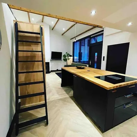 Apartment Luxury Sleeping 4-6 People With Jacuzzi - Covale Studio One *